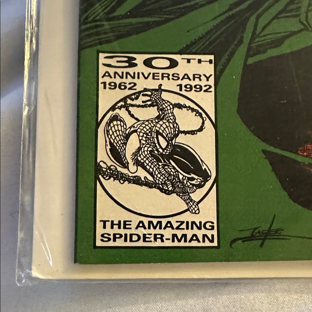 Marvel Comic Book Collection - Vibrant Colors - Picture 6 of 13